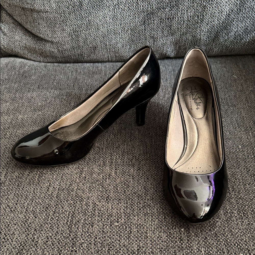 Life Stride Shiny Black Heels